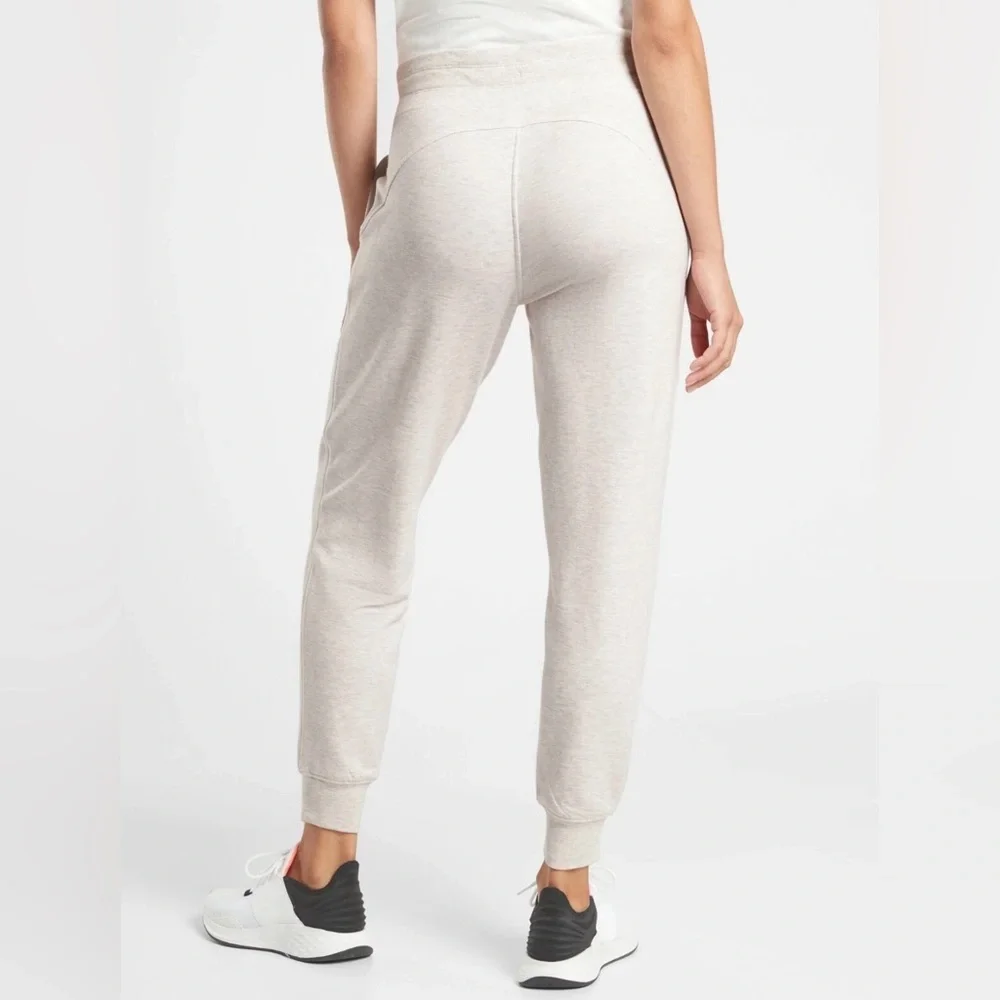 Athleta Balance Jogger Pant, Toasted Brown Heather SIZE Medium Petite